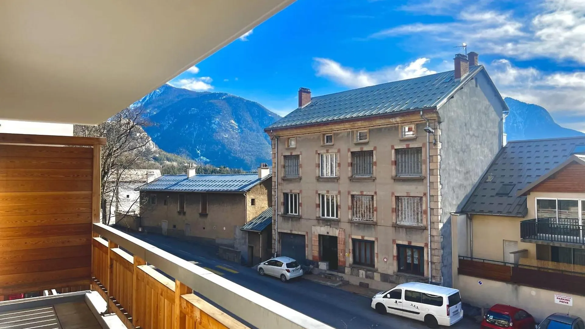 T3 Apartment With Balcony In Briancon